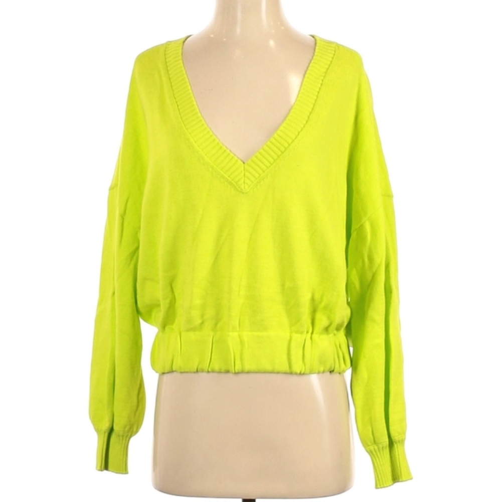 Pullover sweater a bound